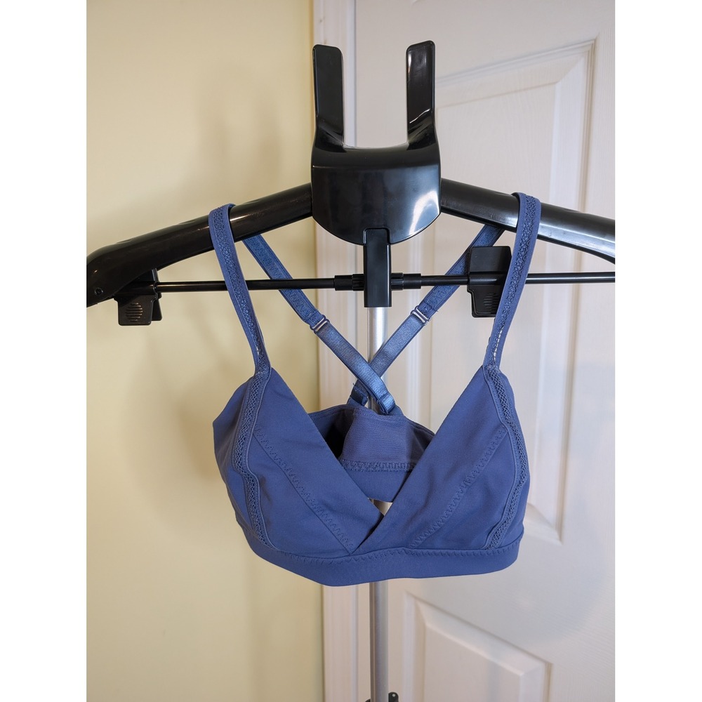 Lululemon Dignity Sports‎ Bra Blue Purple Crochet Lace Strappy Bralette - Size 4
